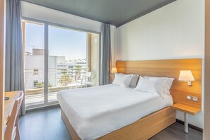 Desk, blackout drapes, soundproofing, iron/ironing board - ONOMO Hotel Rabat Medina (Rabat)