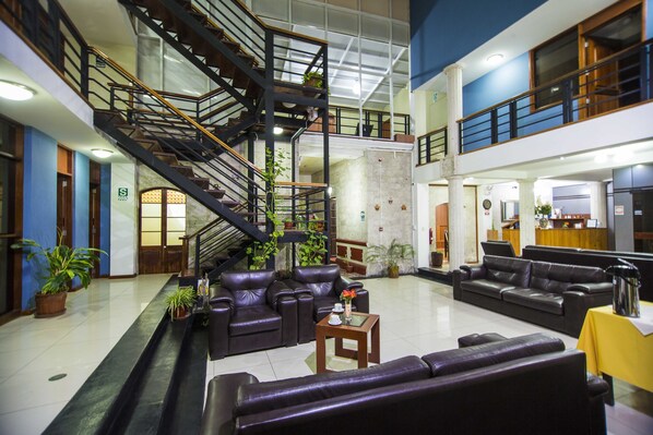 32-inch TV with digital channels