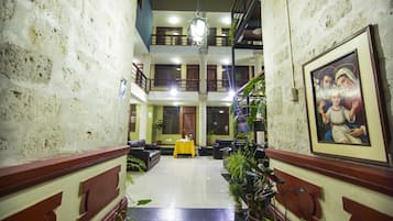 32-吋電視,提供數位頻道