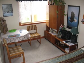 Standard Room | Living area | TV
