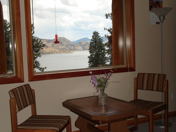 ロビーラウンジ