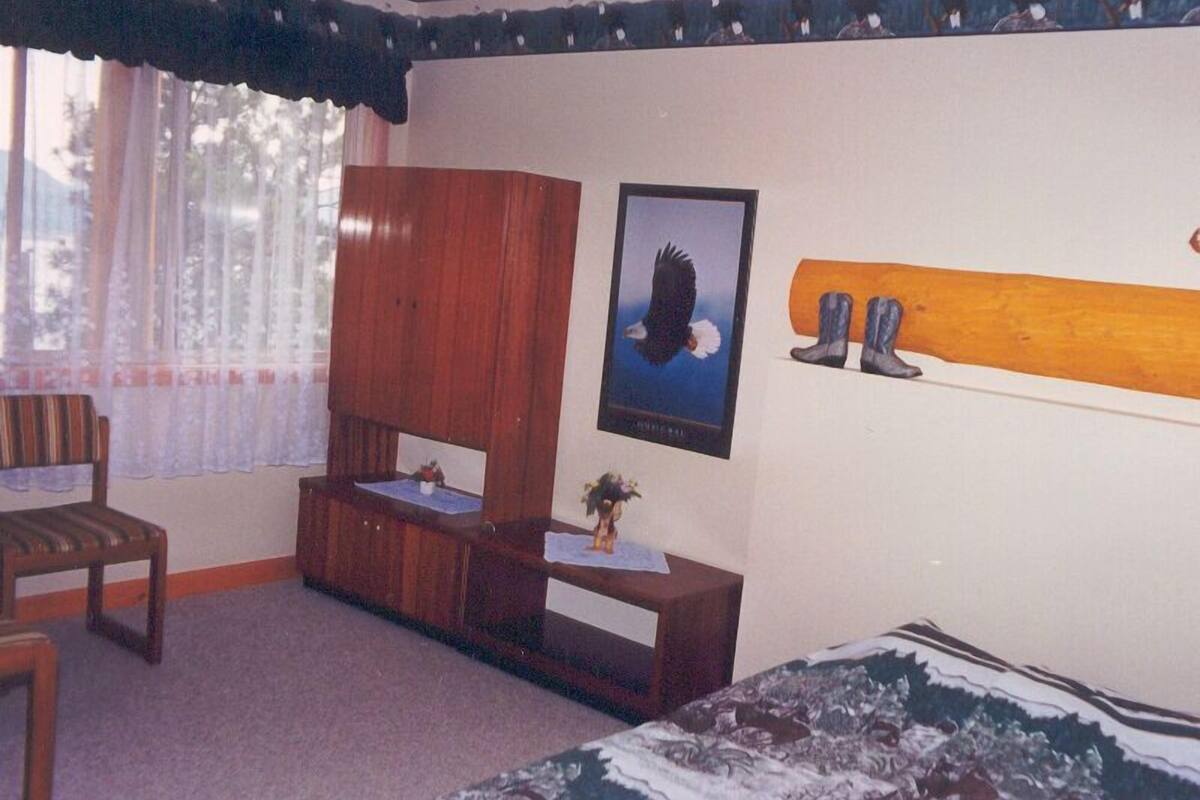 Standard Room | Cribs (surcharge), rollaway beds (surcharge), WiFi (free)