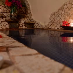 Couples treatment rooms, body treatments, aromatherapy