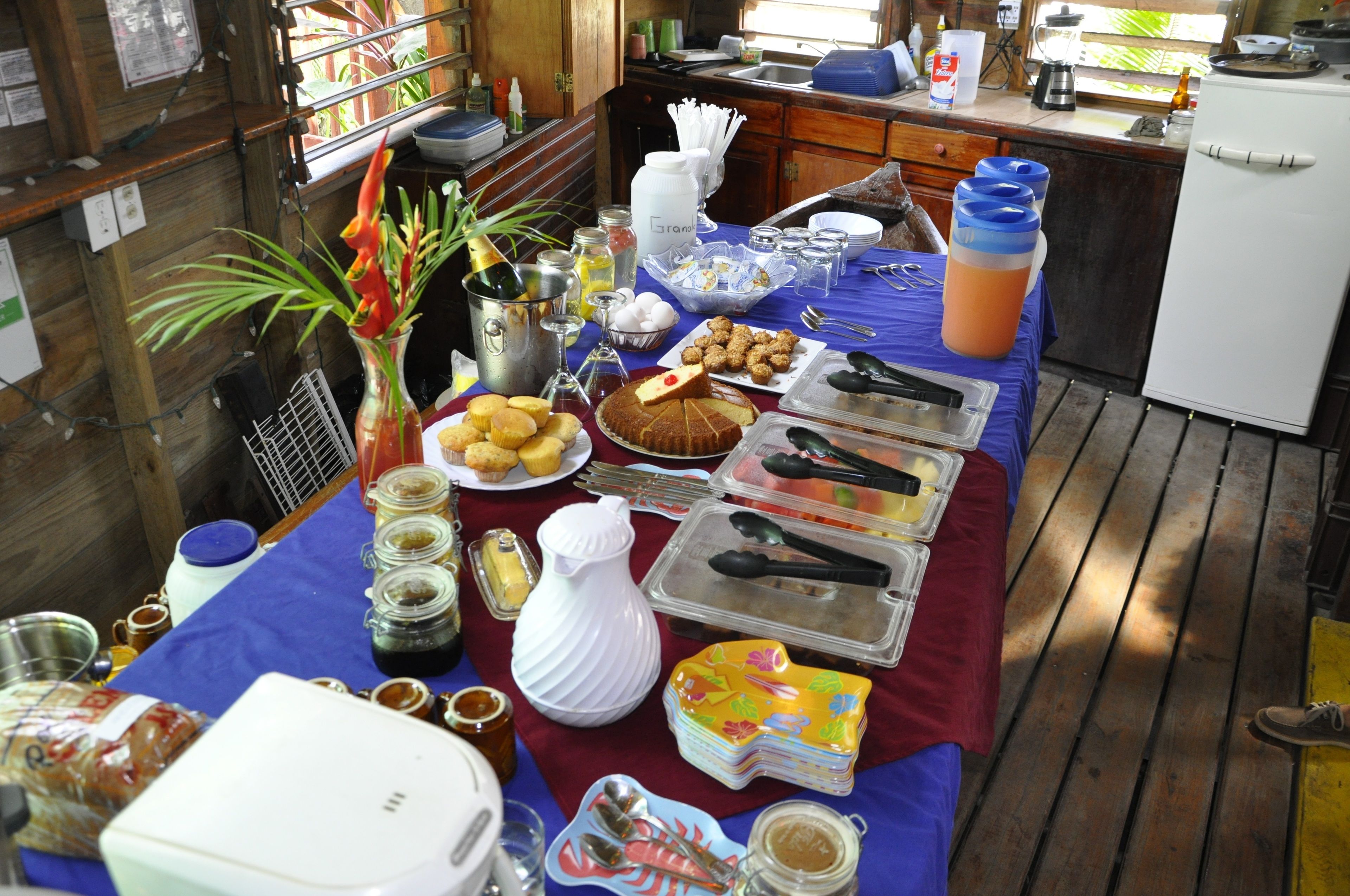 free daily cooked-to-order breakfast