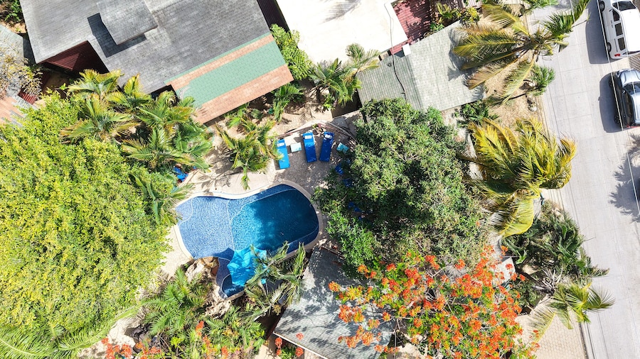 West Bay Lodge