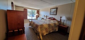 Ferros/tábuas de passar roupa, camas extras/dobráveis (sobretaxa)