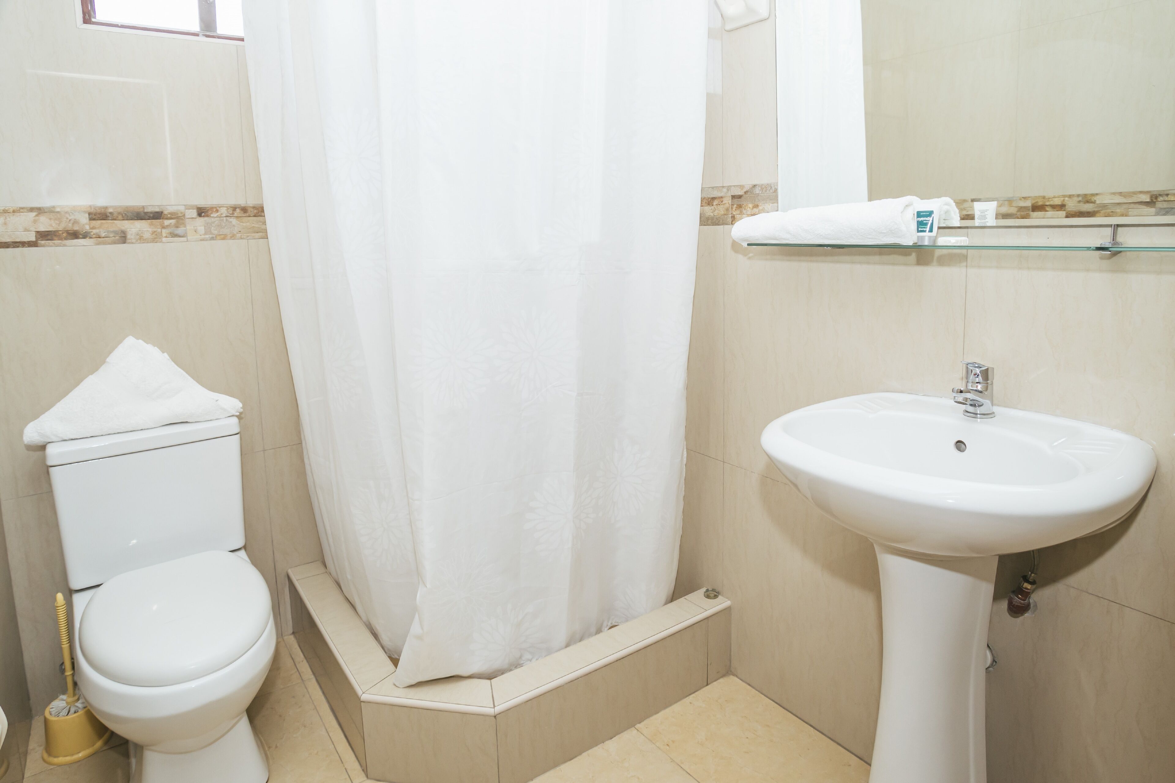 double room | bathroom | shower, free toiletries, towels