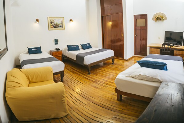 Kamar Keluarga | 1 kamar tidur, seprai antialergi, brankas, dan meja kerja