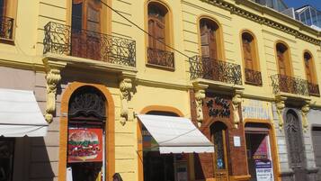 Fachada da propriedade