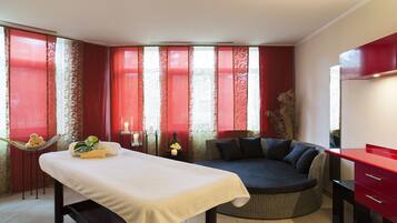 Couples treatment room(s), sauna, steam room, body treatments, mud baths