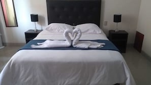 Ropa de cama hipoalergénica y escritorio 