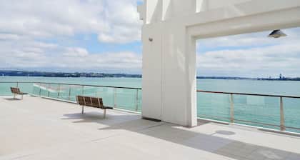 Princes Wharf Grace Apartment