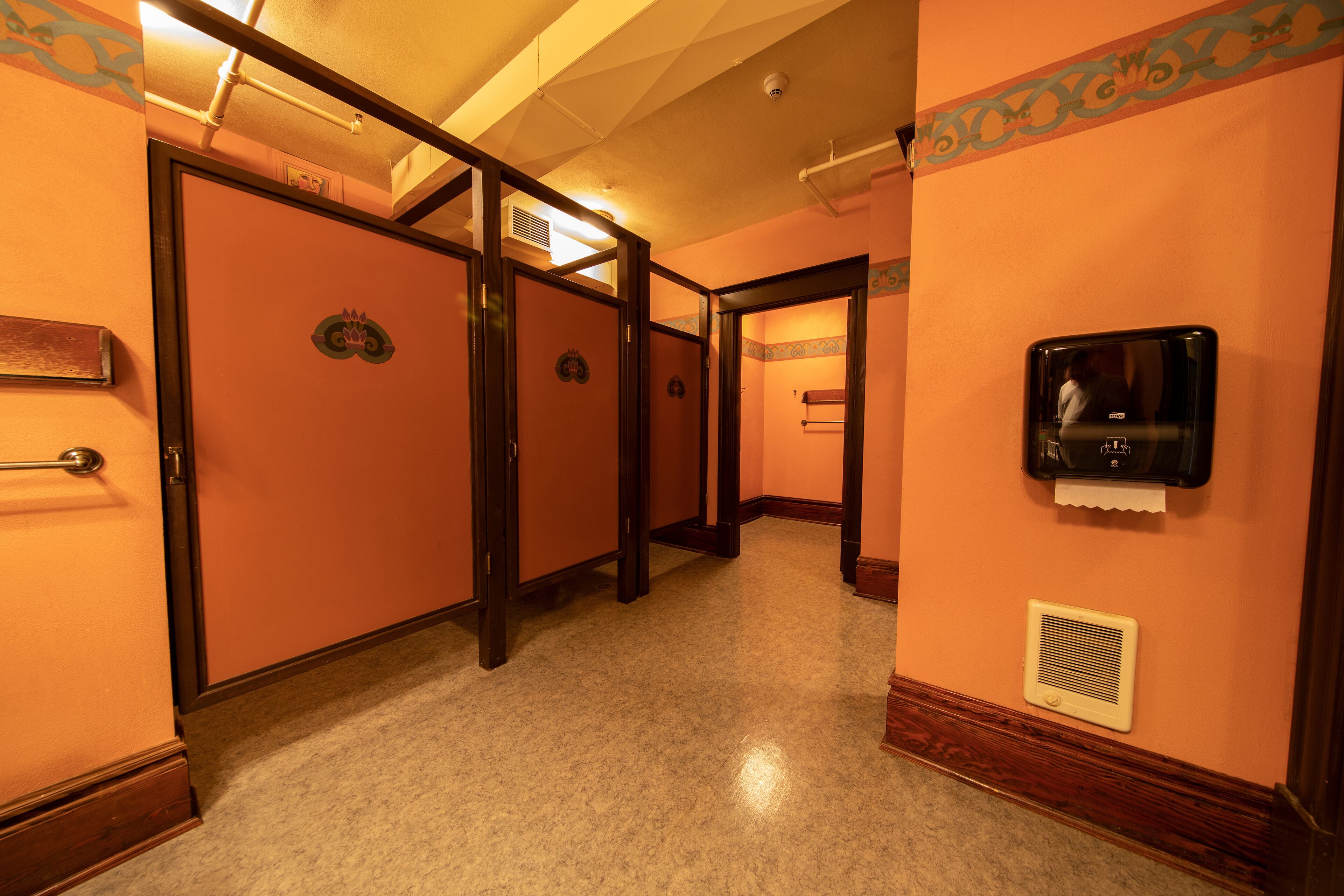 shared dormitory, women only | individually decorated, iron/ironing board, free wifi, bed sheets