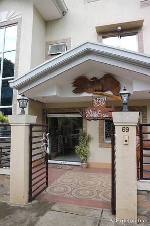 Property entrance - Villa de Sierra Vista (Puerto Princesa)