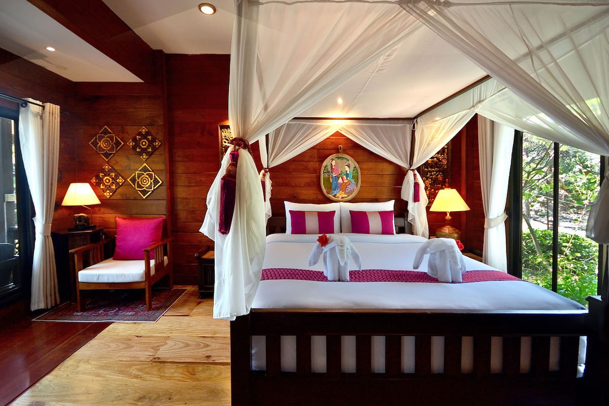 Superior Bungalow Double | Desk, free WiFi, bed sheets