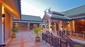 Family Room with Balcony | Terrace/patio