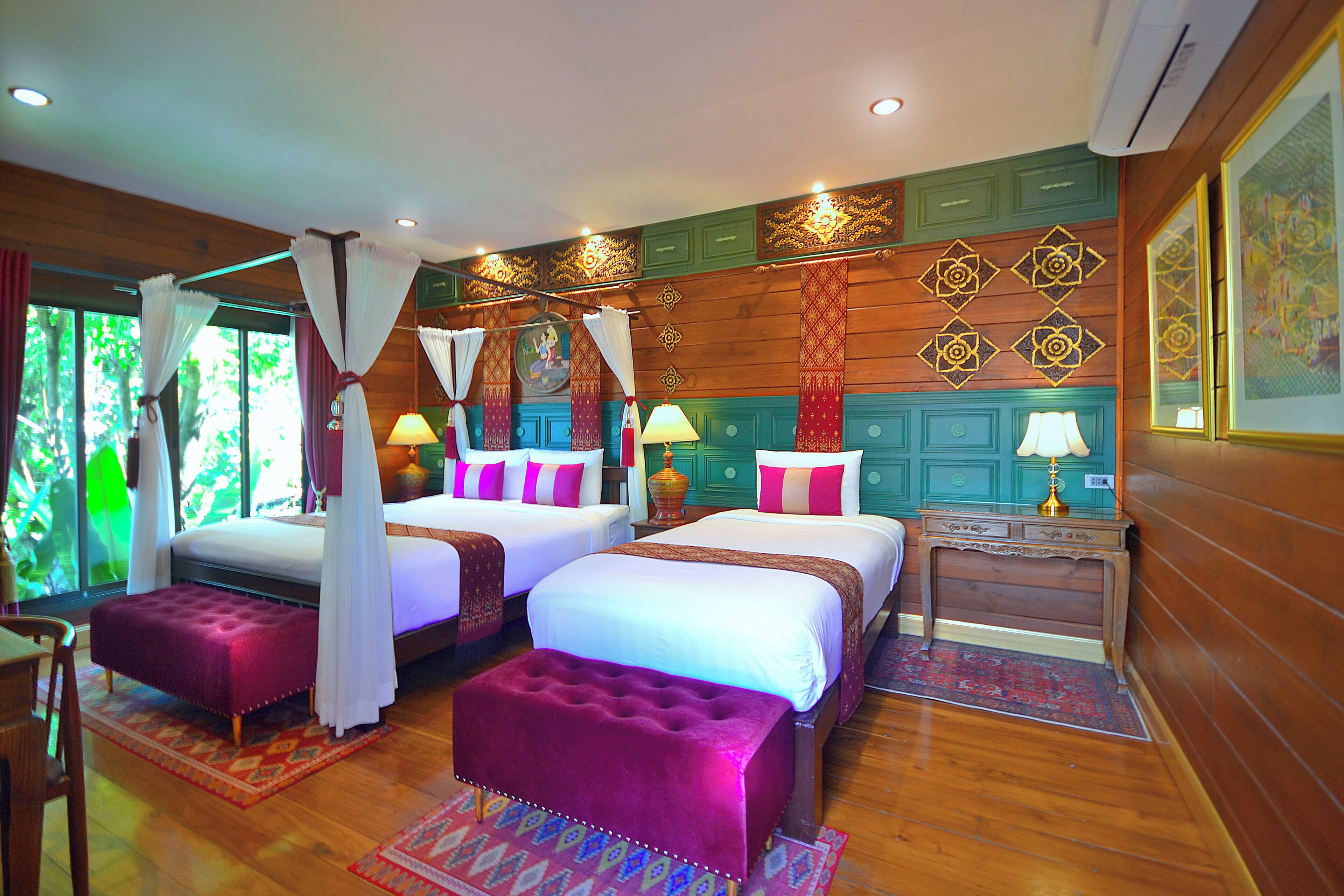 Family Room with Balcony | Desk, free WiFi, bed sheets