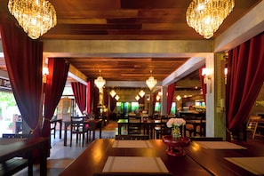 Breakfast for a fee - Thai Thai Sukhothai Resort (Sukhothai)