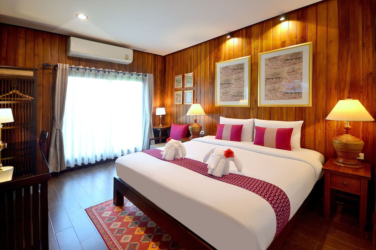 Standard Double Room | Desk, free WiFi, bed sheets