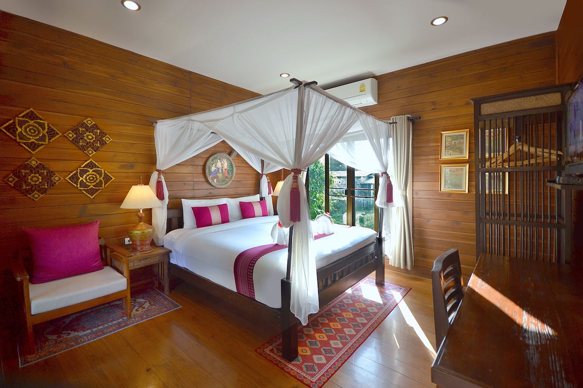 Superior Double Room | Desk, free WiFi, bed sheets