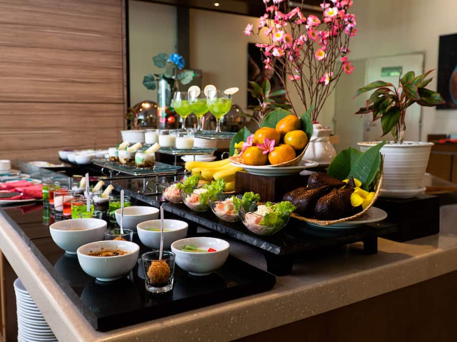 Breakfast, lunch, dinner served; international cuisine