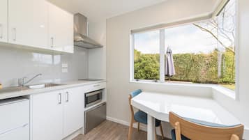 Studio, Accessible | Private kitchenette