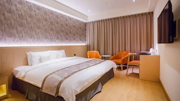 Superior Double Room, 1 King Bed | Minibar, in-room safe, desk, blackout drapes