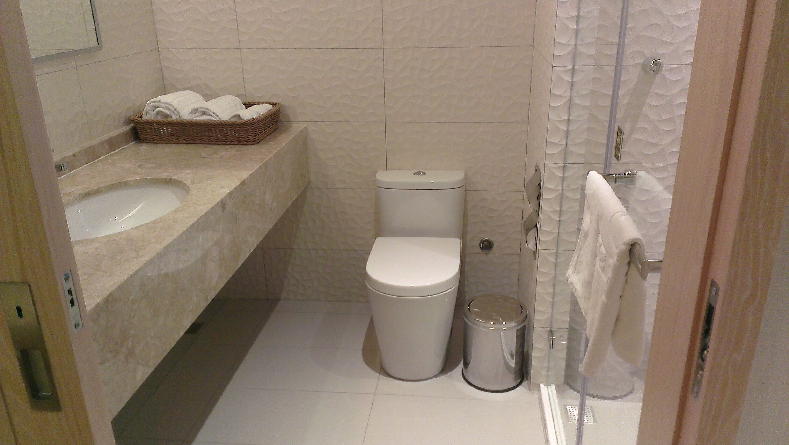 elite twin room | bathroom | shower, rainfall showerhead, free toiletries, hair dryer