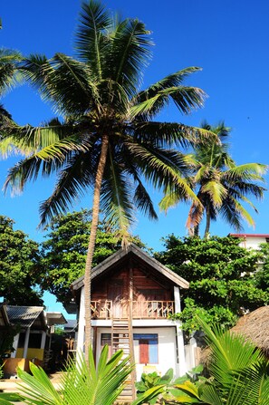 Unclassified image, 2 of 78, button - Water Edge Resort (Arugam Bay)
