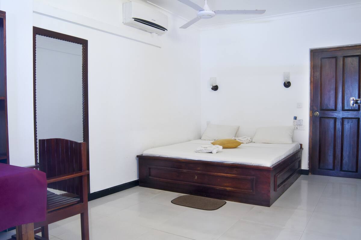 1 bedroom, in-room safe, desk, soundproofing