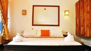 1 Schlafzimmer, Zimmersafe, Schreibtisch, schallisolierte Zimmer