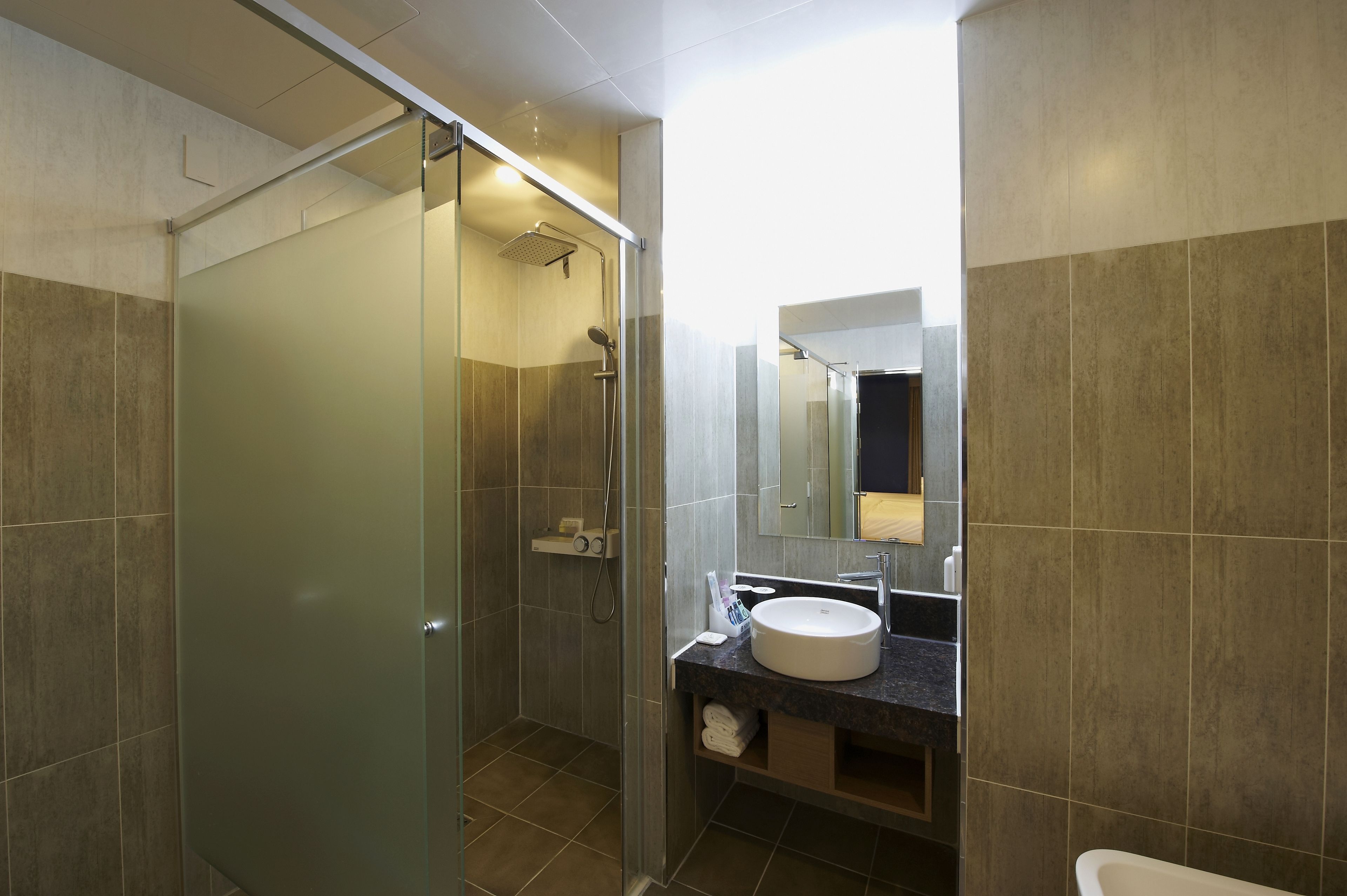 double or twin room | bathroom | free toiletries, hair dryer, bathrobes, slippers