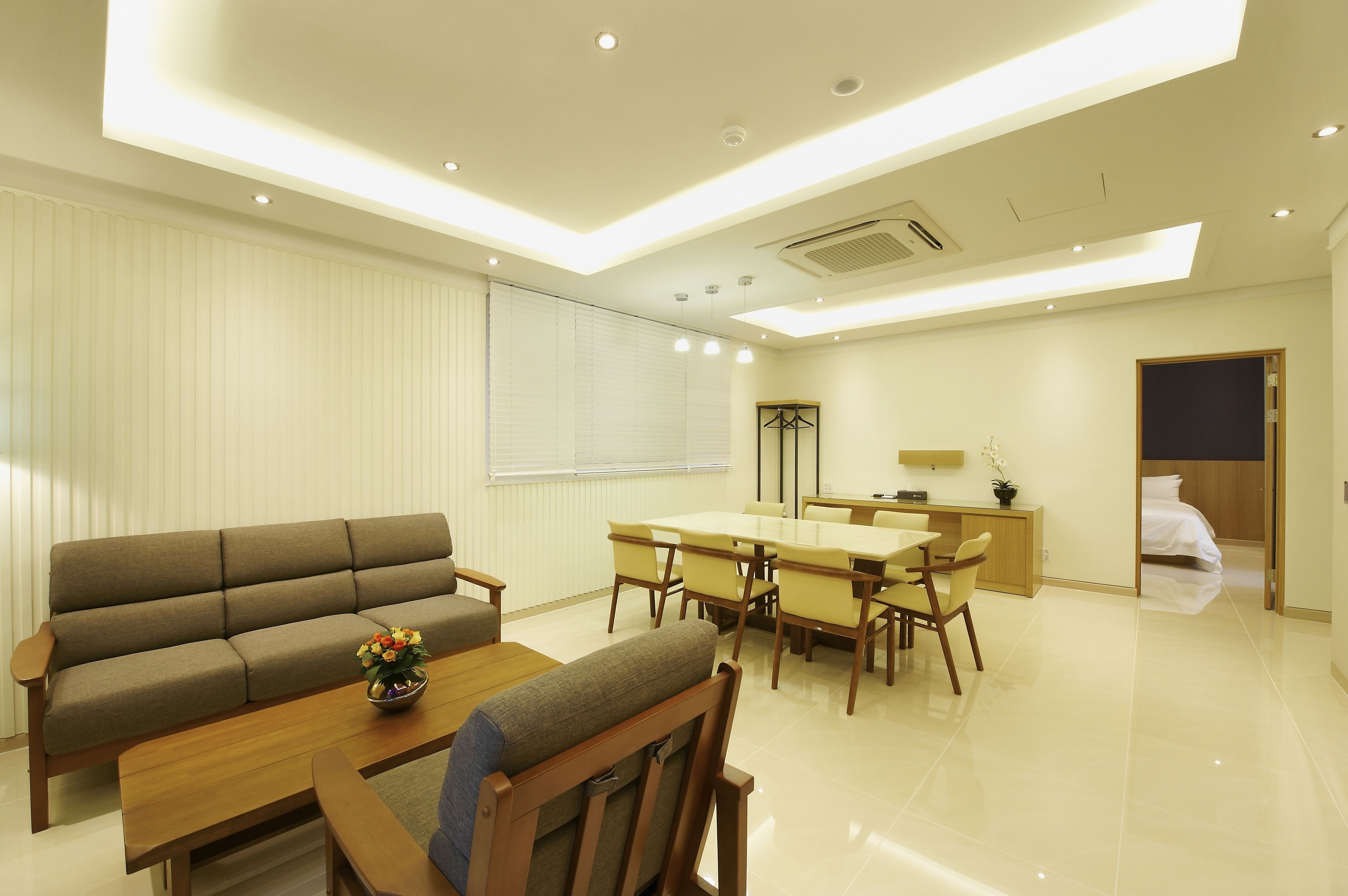 family suite | living room | flat-screen tv