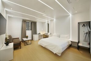 Individually decorated, individually furnished, desk, blackout drapes - Hotel B (Gwangju)