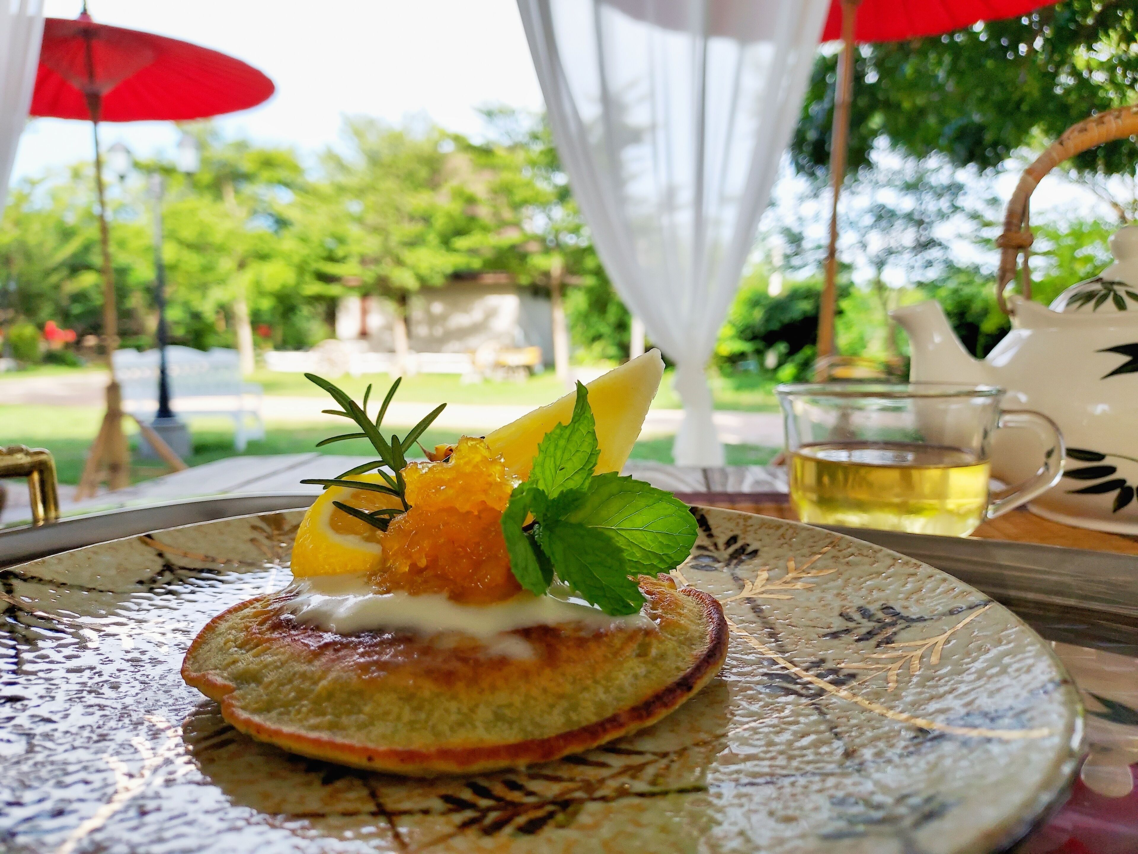 breakfast, lunch, dinner served; thai cuisine