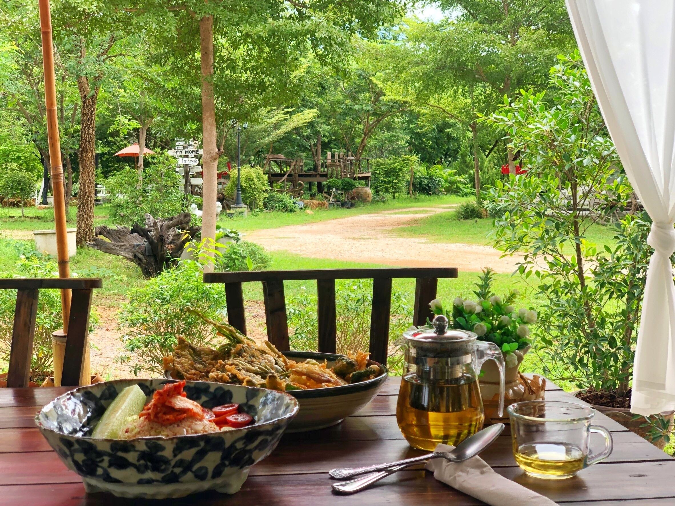 พื้นที่จัดเลี้ยงกลางแจ้ง