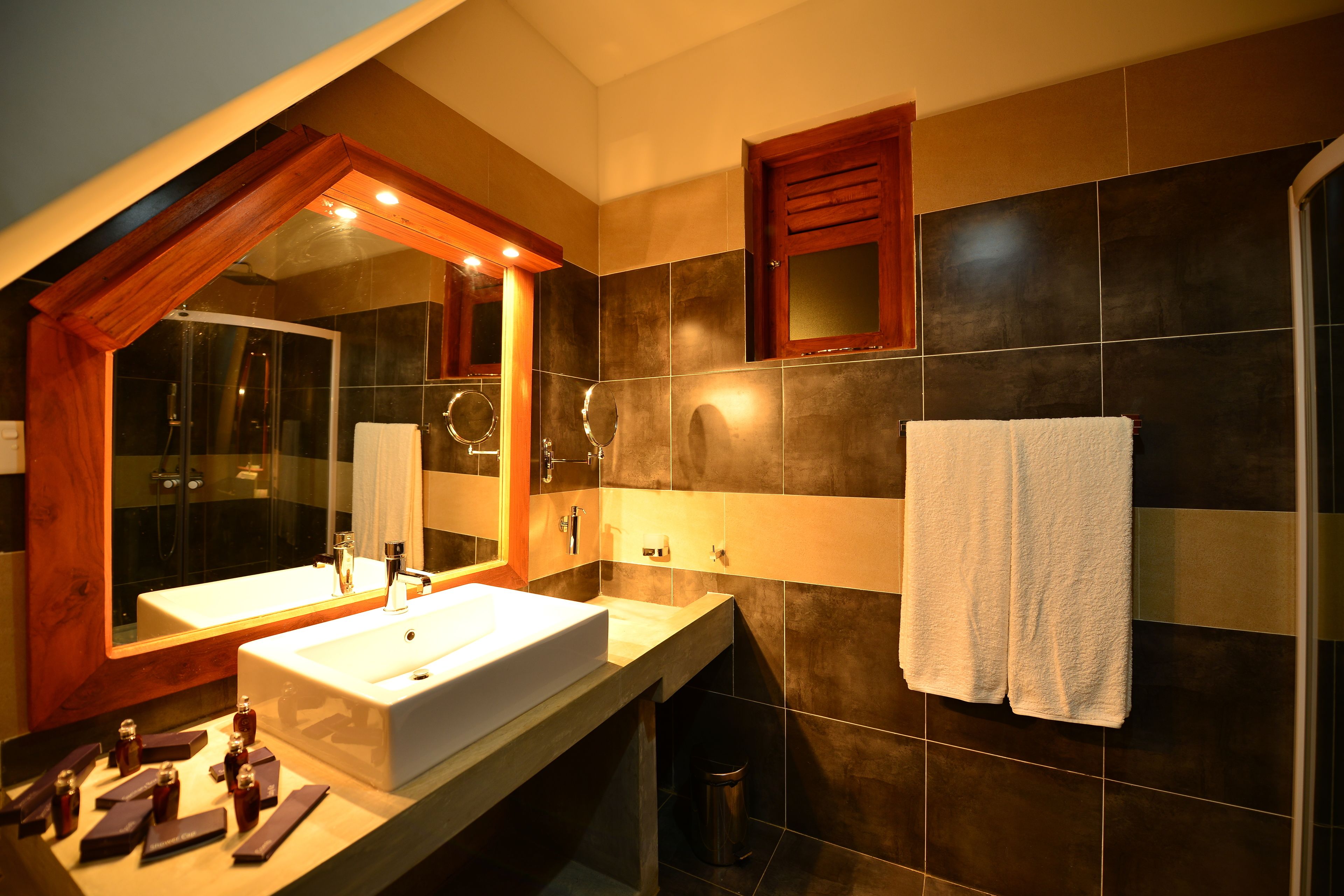 shower, free toiletries, hair dryer, slippers