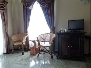 豪華雙人房 | 客房內保險箱、書桌、遮光布/窗簾、免費搖籃/嬰兒床