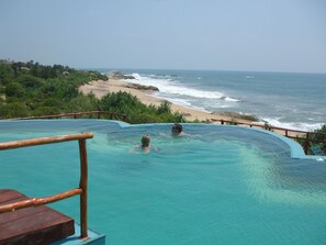 Kolam renang terbuka 