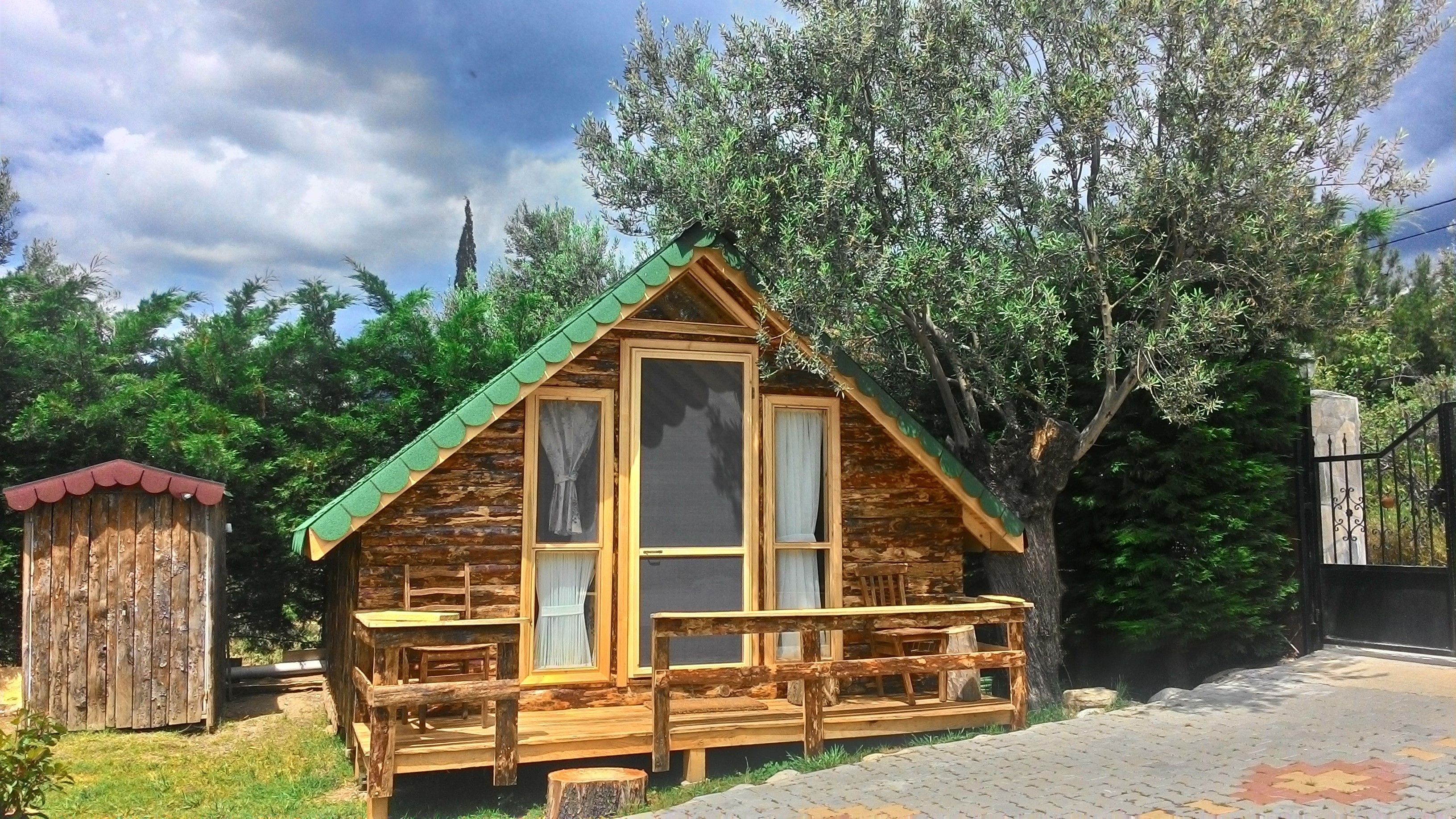 standard bungalow, 1 double bed, mountain view, garden area | premium bedding, minibar, in-room safe, desk