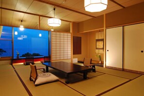 Deluxe Japanese Room (Meal at Restaurant) | Minibar, in-room safe, desk, free WiFi - Atami Taikansou (Atami)