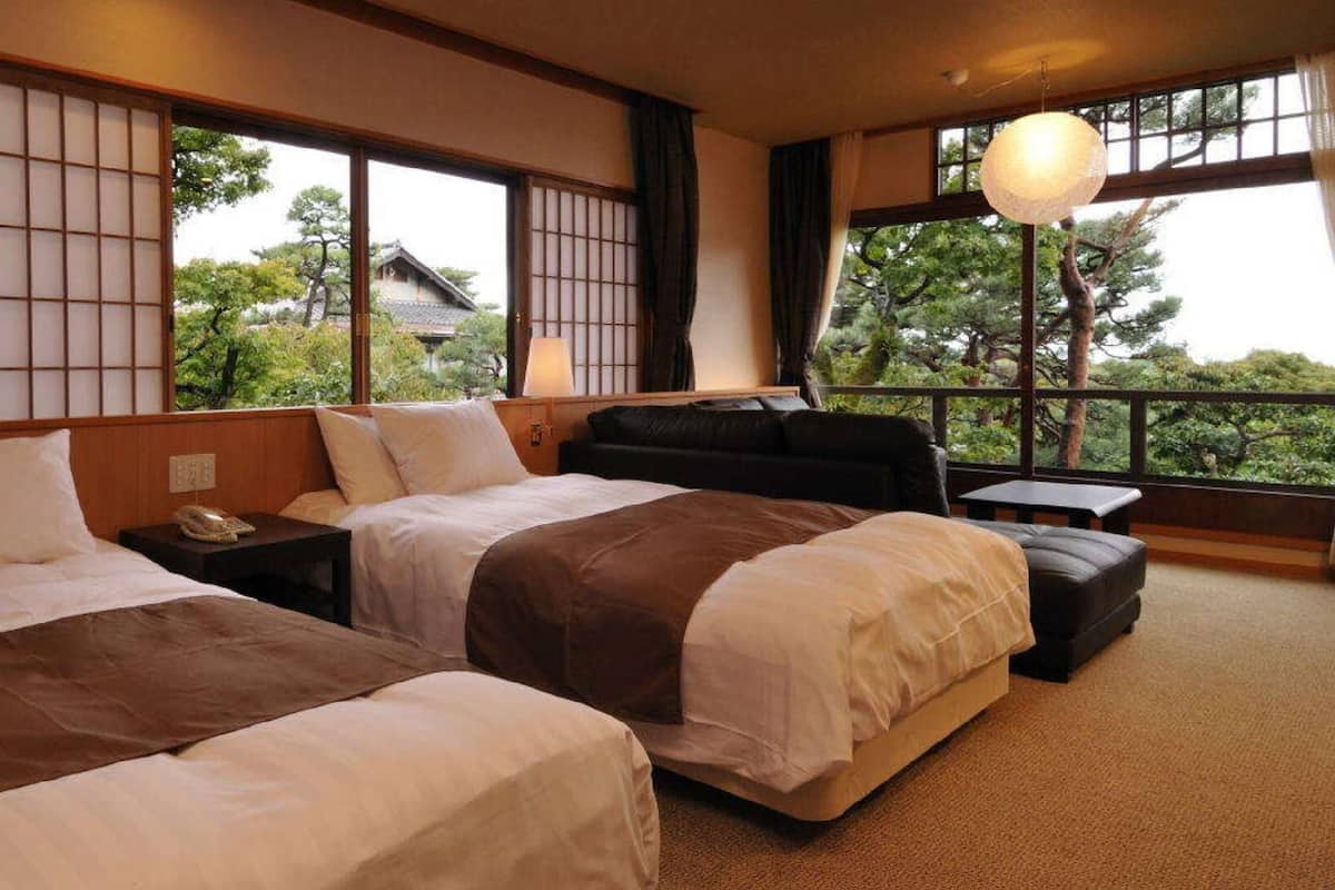 迷你吧、客房內保險箱、書桌、免費無線上網