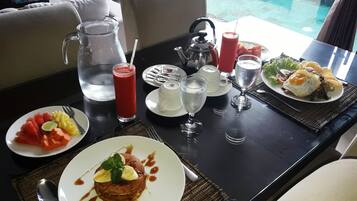 Free daily English breakfast