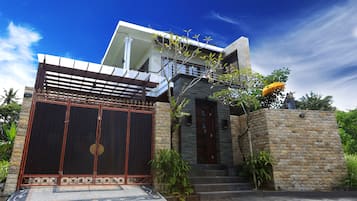 Bagian depan properti