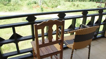 Standard Triple | Terrace/patio