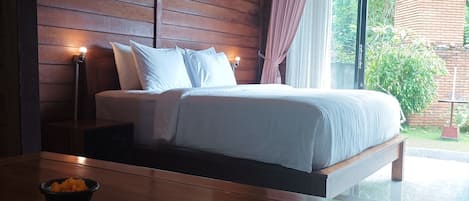 Superior Room, 1 King Bed | Premium bedding, individually decorated, individually furnished, desk