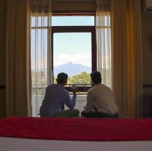 Mountain view - Galaxy City Hotel (Kandy)