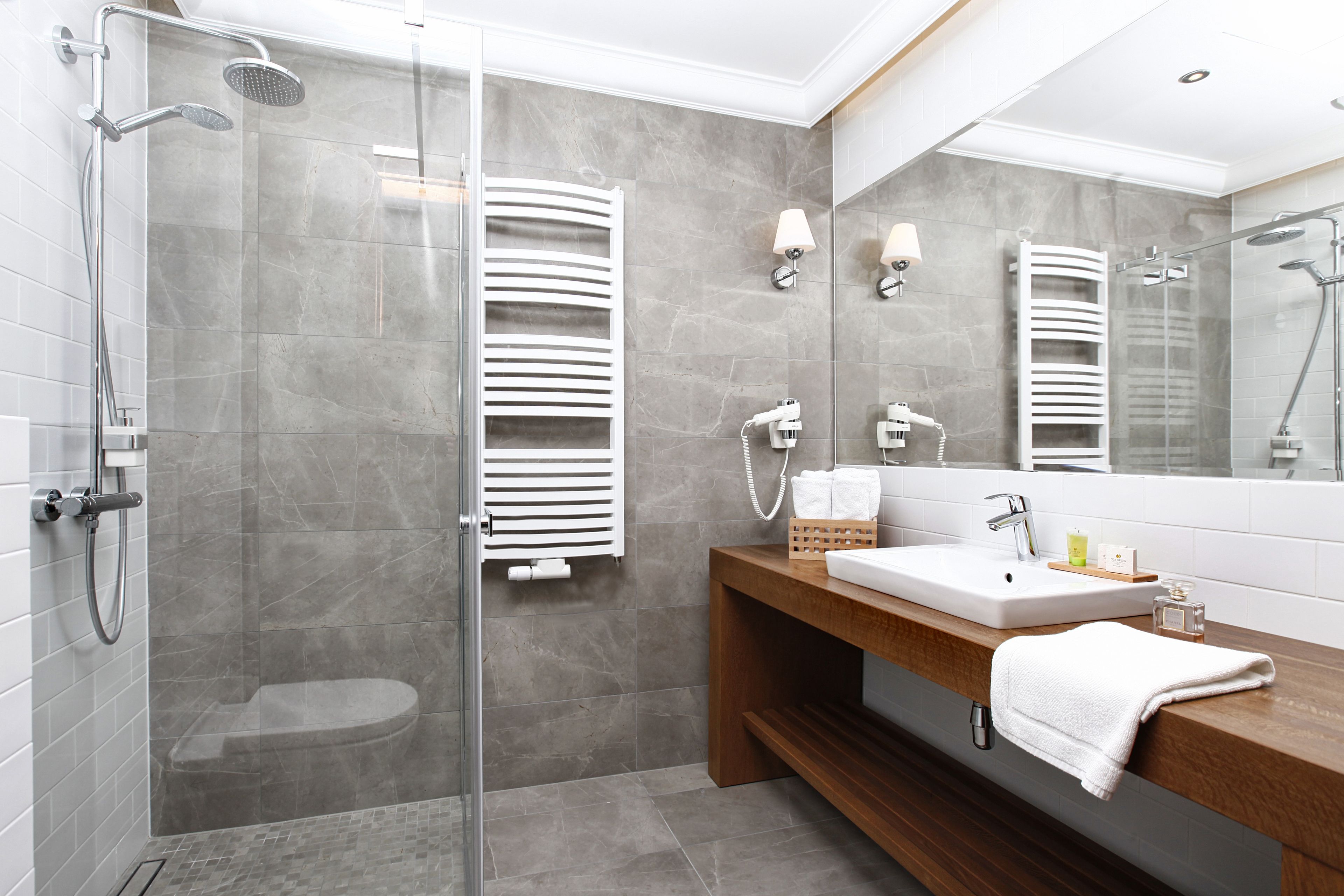 shower, free toiletries, hair dryer, slippers