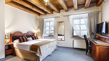 Comfort Double or Twin Room (in a guesthouse) | Premium bedding, minibar, in-room safe, desk