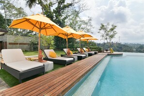 야외 수영장, 일광욕 의자